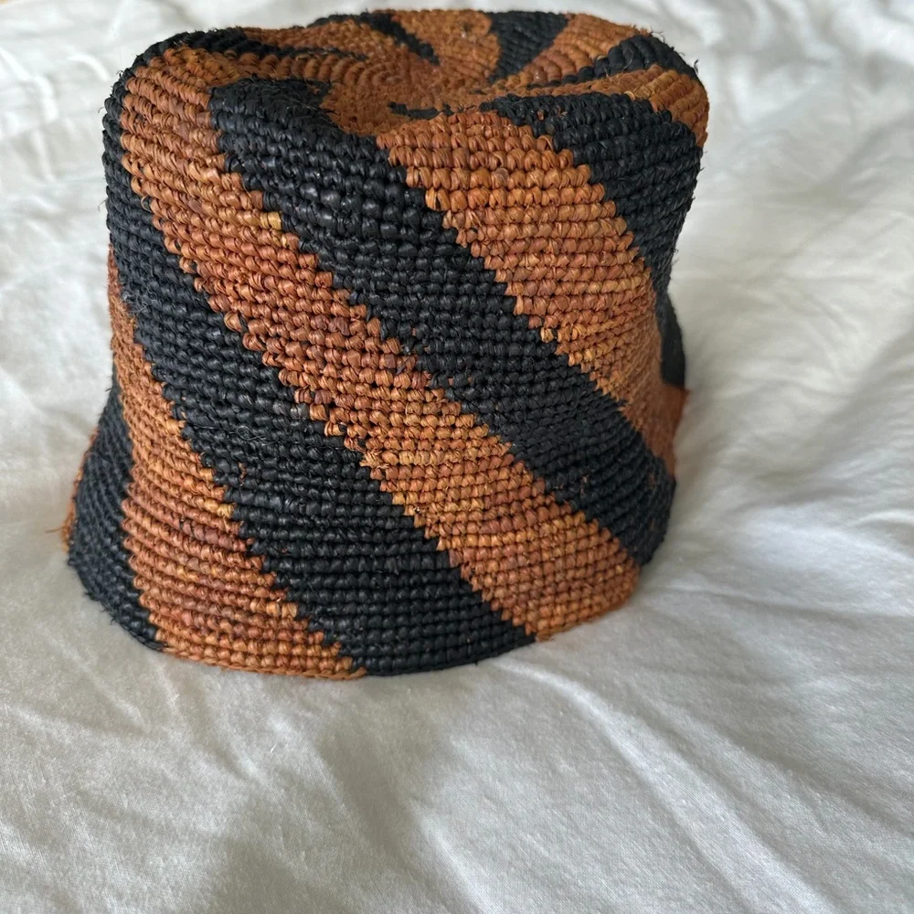 Woven Bucket Hat in Black and Rust - Picture 5 of 5